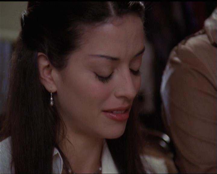 Charmed-Online-dot-net_5x06TheEyesHaveIt1853.jpg