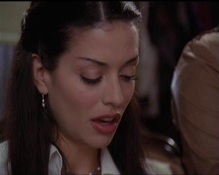 Charmed-Online-dot-net_5x06TheEyesHaveIt1856.jpg