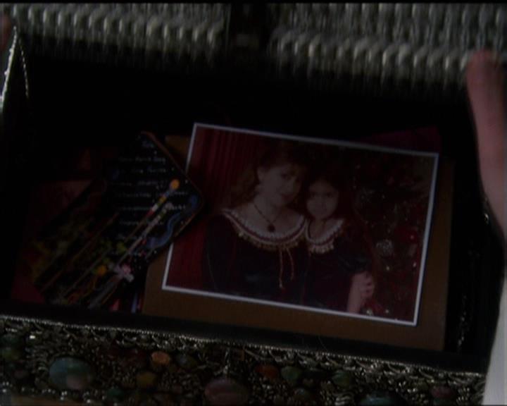 Charmed-Online-dot-net_5x06TheEyesHaveIt1860.jpg