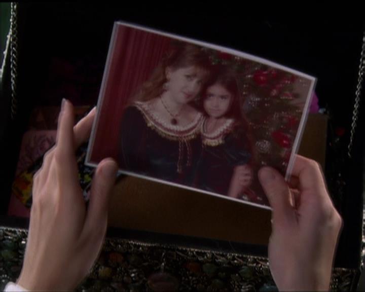 Charmed-Online-dot-net_5x06TheEyesHaveIt1862.jpg