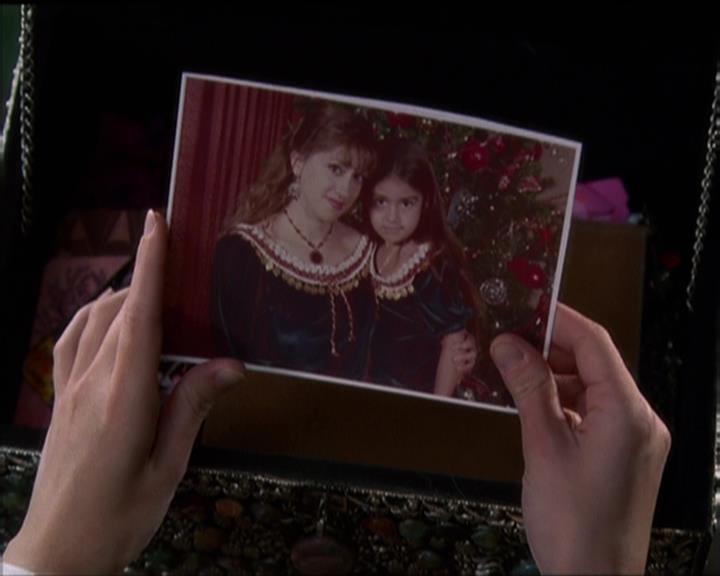 Charmed-Online-dot-net_5x06TheEyesHaveIt1863.jpg