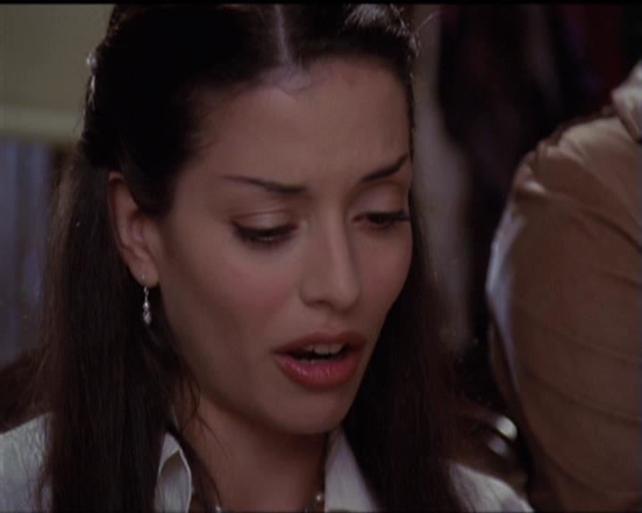 Charmed-Online-dot-net_5x06TheEyesHaveIt1875.jpg