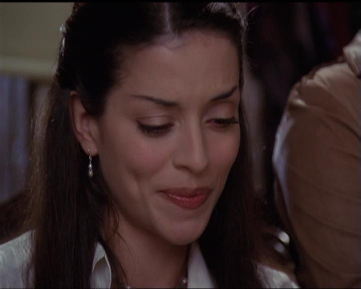 Charmed-Online-dot-net_5x06TheEyesHaveIt1878.jpg