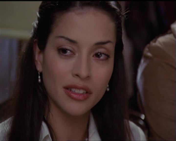 Charmed-Online-dot-net_5x06TheEyesHaveIt1883.jpg