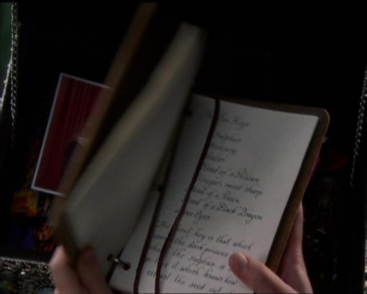 Charmed-Online-dot-net_5x06TheEyesHaveIt1892.jpg