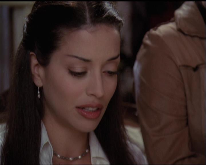Charmed-Online-dot-net_5x06TheEyesHaveIt1896.jpg