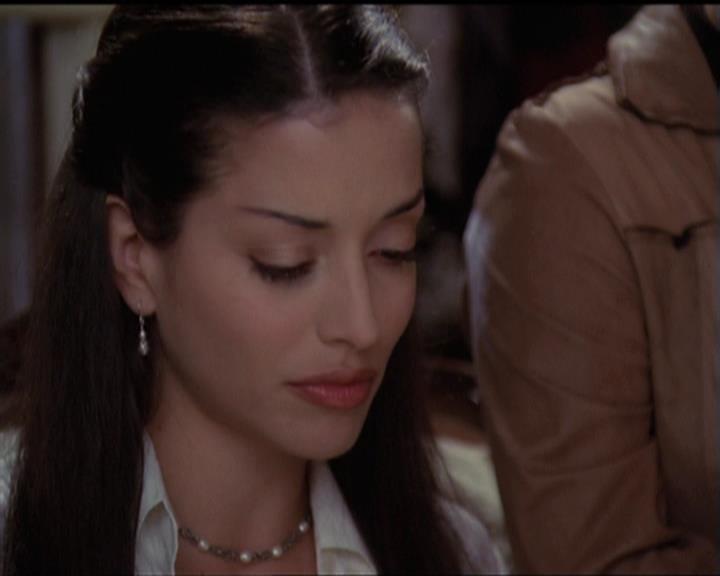 Charmed-Online-dot-net_5x06TheEyesHaveIt1897.jpg