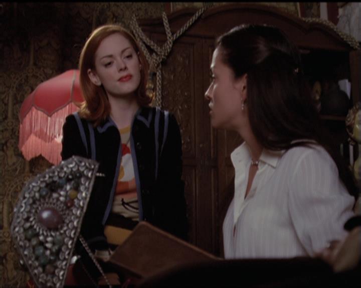 Charmed-Online-dot-net_5x06TheEyesHaveIt1902.jpg
