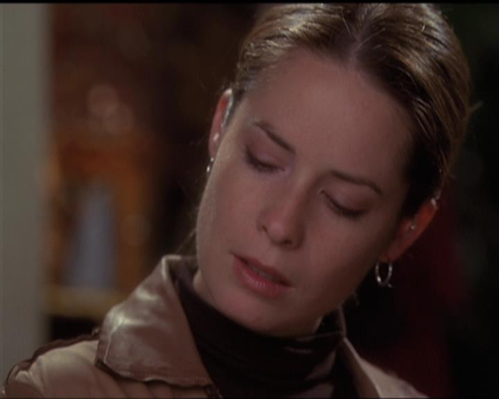 Charmed-Online-dot-net_5x06TheEyesHaveIt1905.jpg