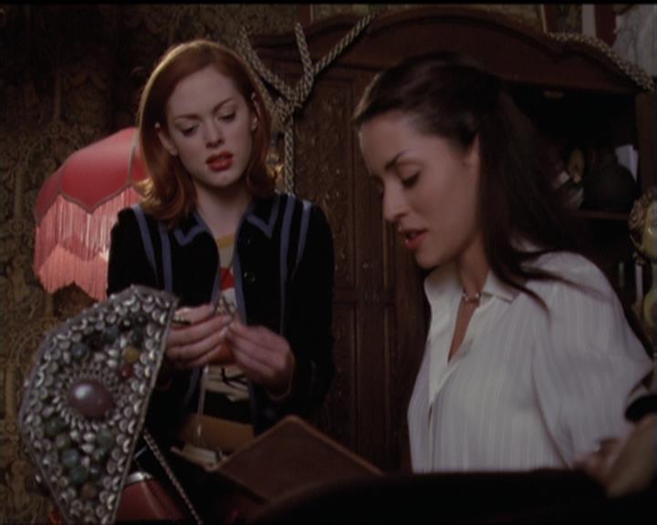 Charmed-Online-dot-net_5x06TheEyesHaveIt1911.jpg
