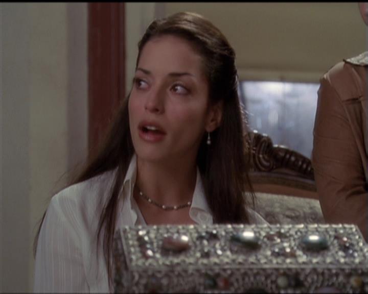 Charmed-Online-dot-net_5x06TheEyesHaveIt1933.jpg