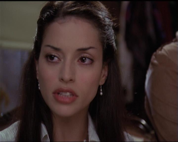 Charmed-Online-dot-net_5x06TheEyesHaveIt1940.jpg