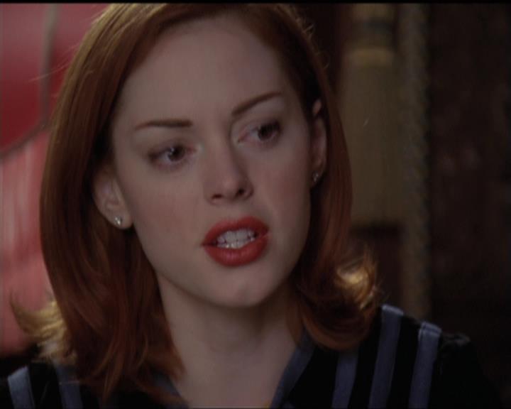 Charmed-Online-dot-net_5x06TheEyesHaveIt1943.jpg