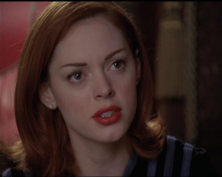 Charmed-Online-dot-net_5x06TheEyesHaveIt1946.jpg