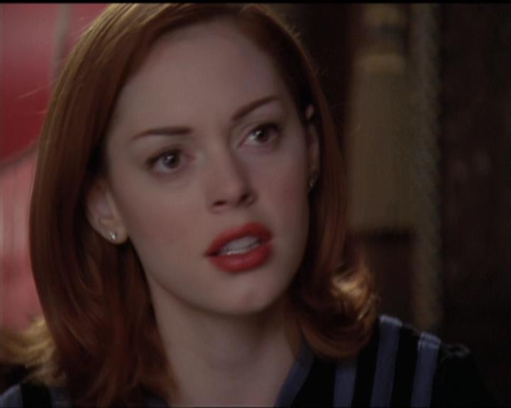 Charmed-Online-dot-net_5x06TheEyesHaveIt1950.jpg