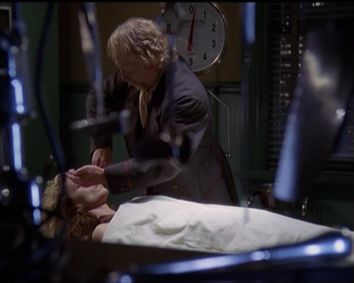 Charmed-Online-dot-net_5x06TheEyesHaveIt1959.jpg