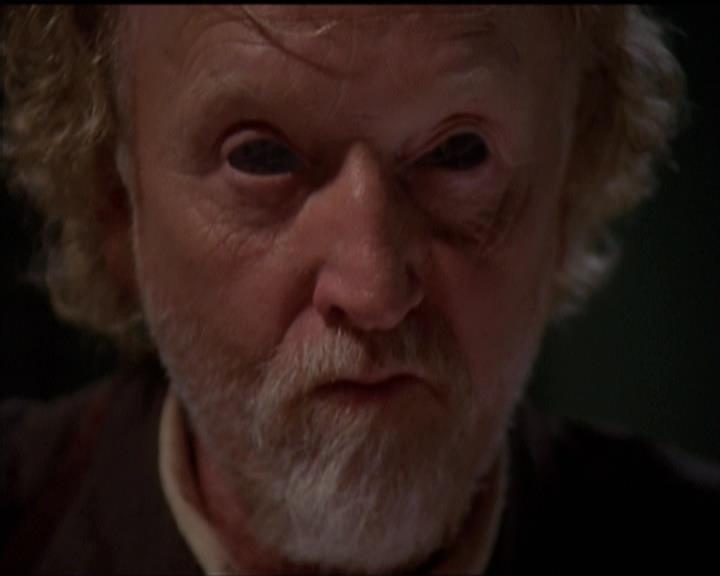 Charmed-Online-dot-net_5x06TheEyesHaveIt1971.jpg