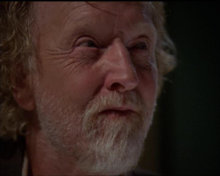 Charmed-Online-dot-net_5x06TheEyesHaveIt1985.jpg