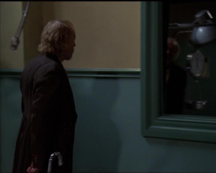 Charmed-Online-dot-net_5x06TheEyesHaveIt1989.jpg