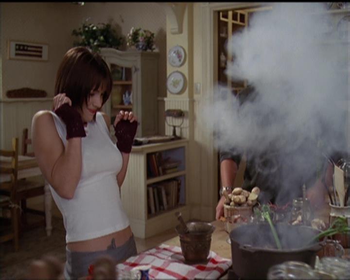 Charmed-Online-dot-net_5x06TheEyesHaveIt2022.jpg