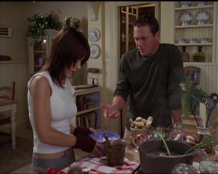 Charmed-Online-dot-net_5x06TheEyesHaveIt2027.jpg