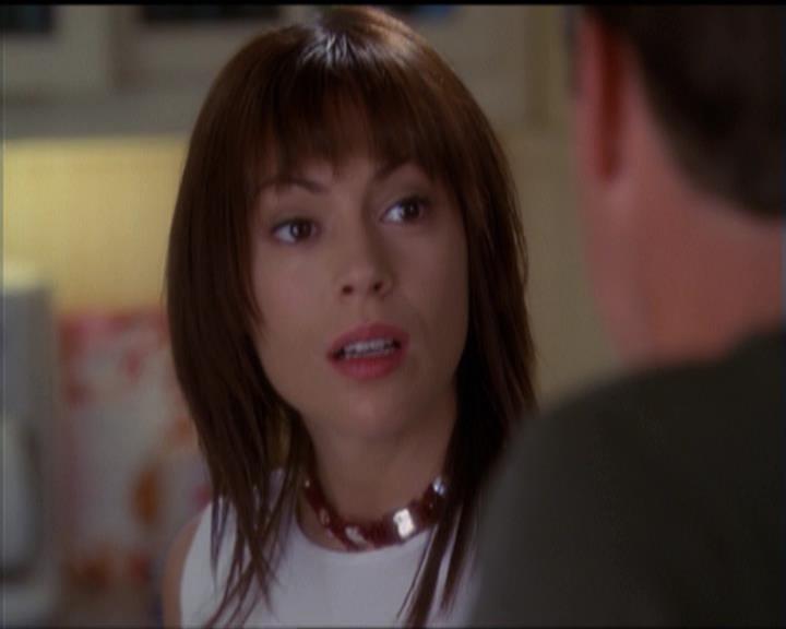 Charmed-Online-dot-net_5x06TheEyesHaveIt2041.jpg