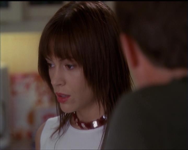 Charmed-Online-dot-net_5x06TheEyesHaveIt2058.jpg