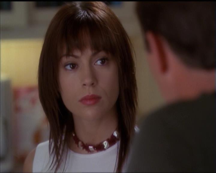 Charmed-Online-dot-net_5x06TheEyesHaveIt2066.jpg