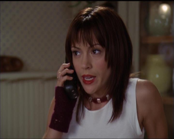 Charmed-Online-dot-net_5x06TheEyesHaveIt2075.jpg
