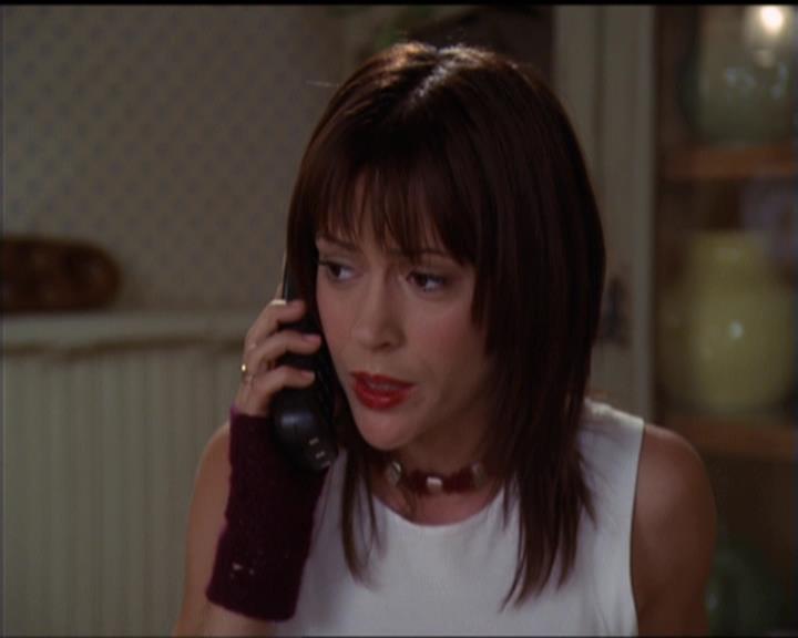 Charmed-Online-dot-net_5x06TheEyesHaveIt2084.jpg