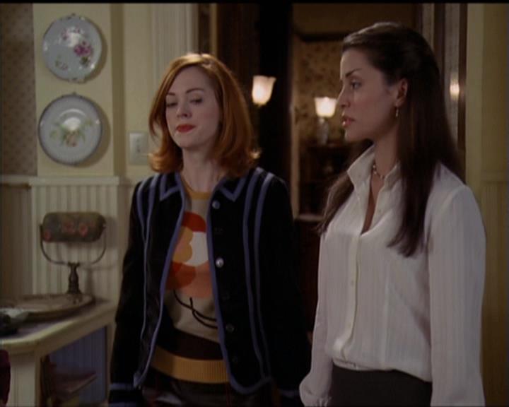 Charmed-Online-dot-net_5x06TheEyesHaveIt2100.jpg