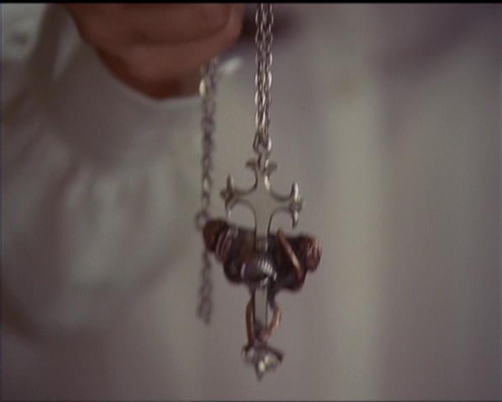 Charmed-Online-dot-net_5x06TheEyesHaveIt2102.jpg