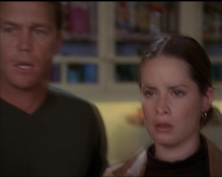 Charmed-Online-dot-net_5x06TheEyesHaveIt2120.jpg