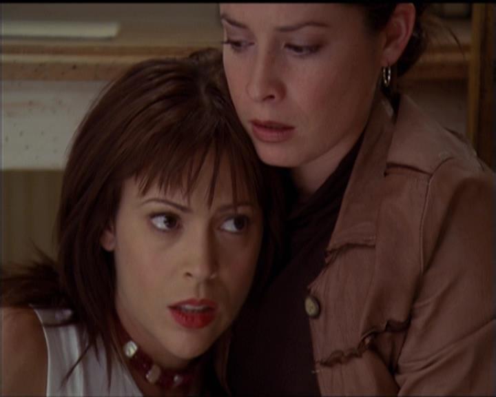Charmed-Online-dot-net_5x06TheEyesHaveIt2161.jpg