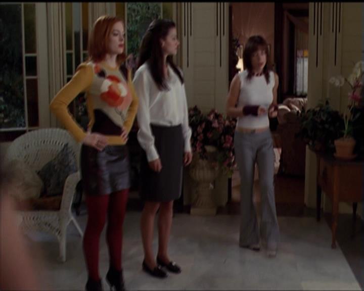 Charmed-Online-dot-net_5x06TheEyesHaveIt2167.jpg