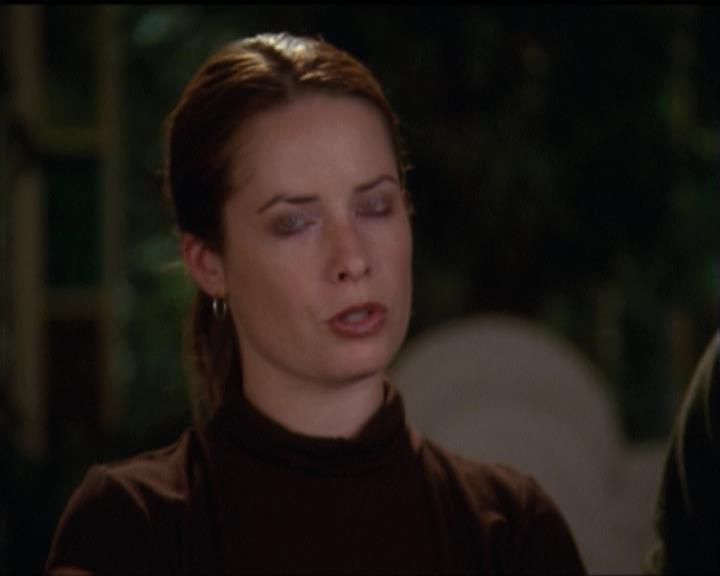 Charmed-Online-dot-net_5x06TheEyesHaveIt2197.jpg
