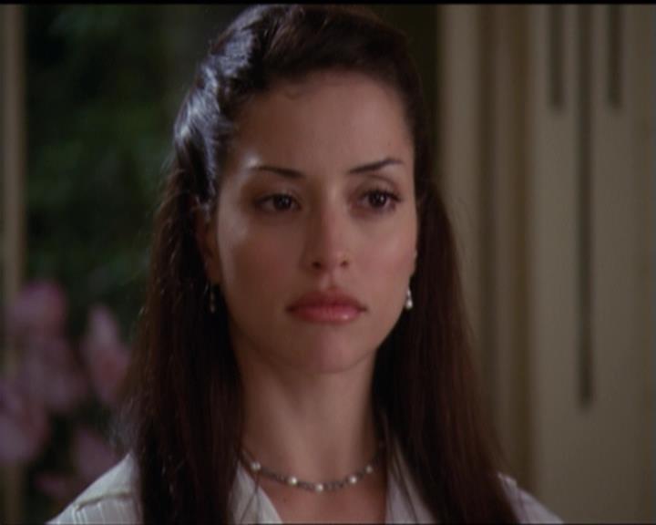 Charmed-Online-dot-net_5x06TheEyesHaveIt2207.jpg