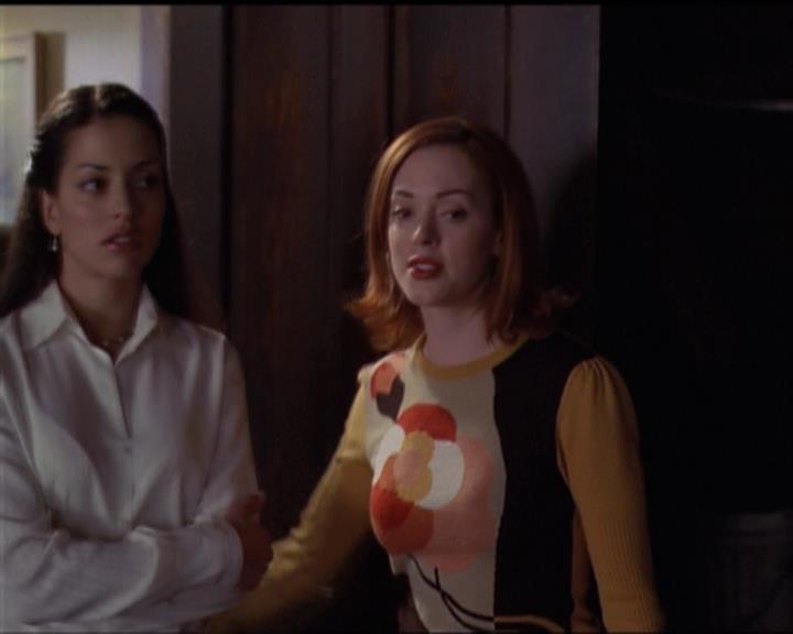 Charmed-Online-dot-net_5x06TheEyesHaveIt2220.jpg