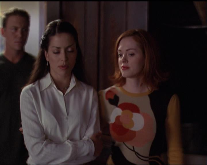 Charmed-Online-dot-net_5x06TheEyesHaveIt2222.jpg
