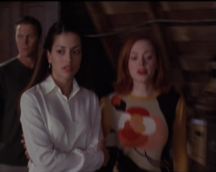 Charmed-Online-dot-net_5x06TheEyesHaveIt2224.jpg