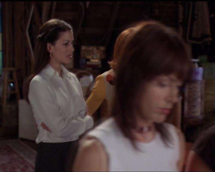 Charmed-Online-dot-net_5x06TheEyesHaveIt2230.jpg