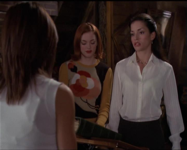 Charmed-Online-dot-net_5x06TheEyesHaveIt2235.jpg