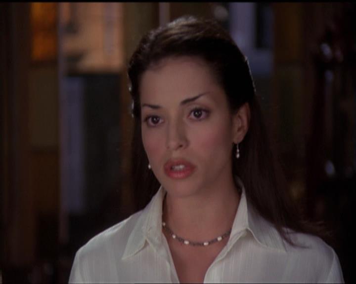 Charmed-Online-dot-net_5x06TheEyesHaveIt2240.jpg