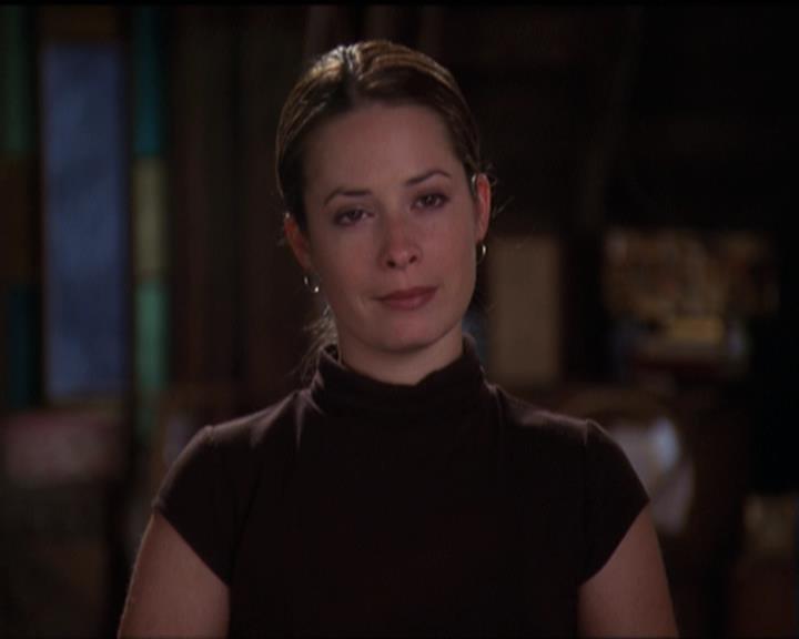 Charmed-Online-dot-net_5x06TheEyesHaveIt2250.jpg