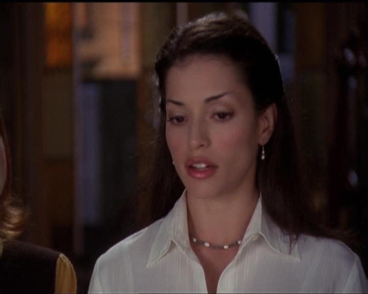 Charmed-Online-dot-net_5x06TheEyesHaveIt2251.jpg