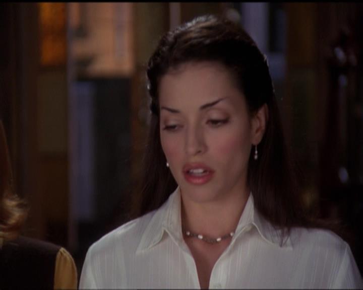 Charmed-Online-dot-net_5x06TheEyesHaveIt2254.jpg