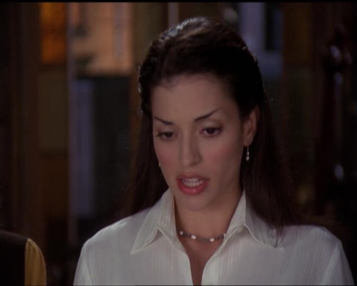 Charmed-Online-dot-net_5x06TheEyesHaveIt2259.jpg
