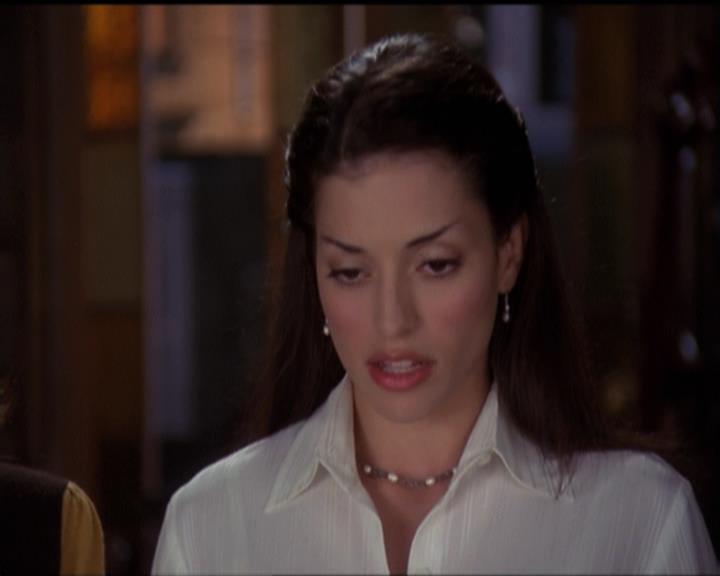 Charmed-Online-dot-net_5x06TheEyesHaveIt2262.jpg