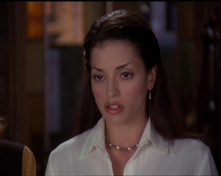 Charmed-Online-dot-net_5x06TheEyesHaveIt2264.jpg