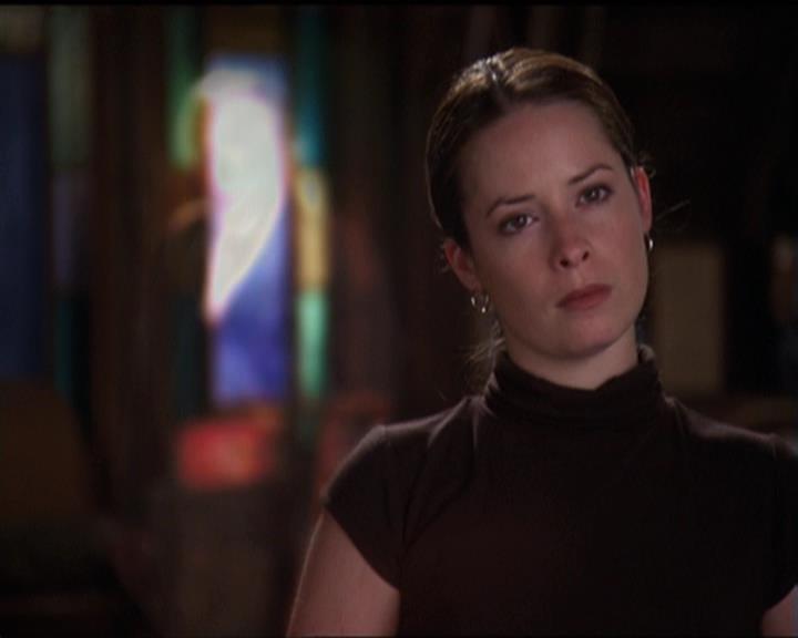 Charmed-Online-dot-net_5x06TheEyesHaveIt2265.jpg